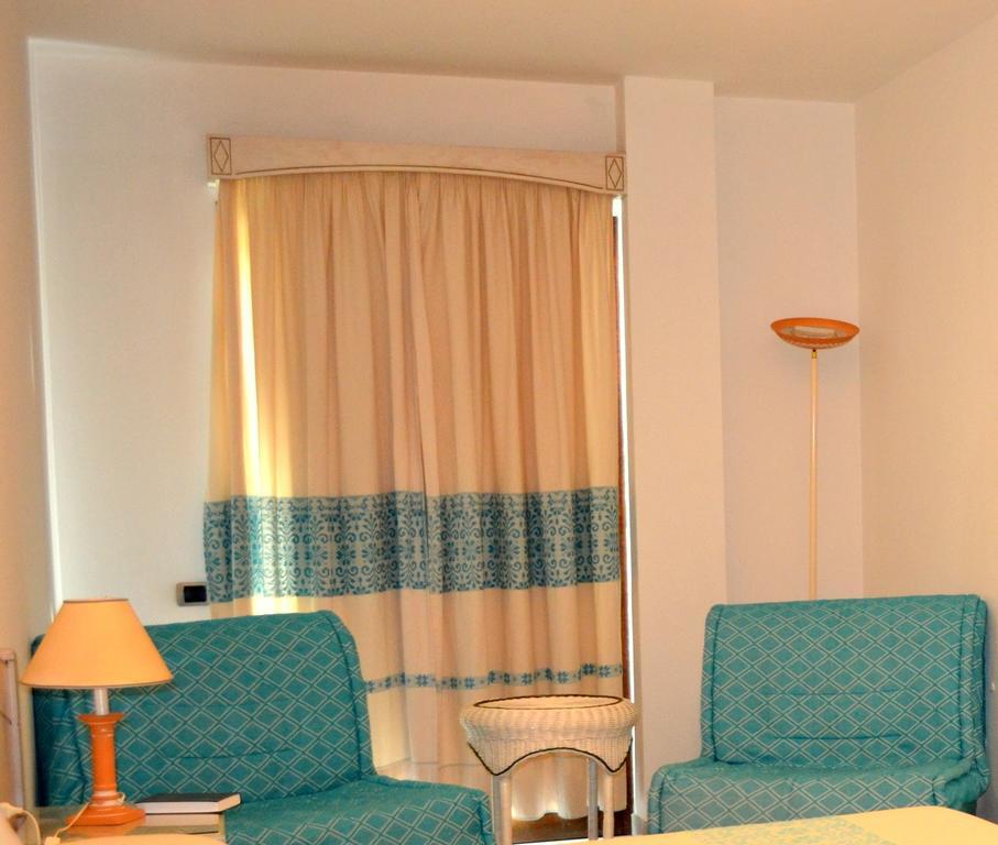 Hotel Delfino 阿尔扎凯纳 外观 照片