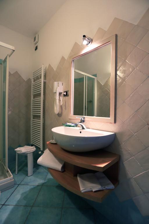 Hotel Delfino 阿尔扎凯纳 外观 照片